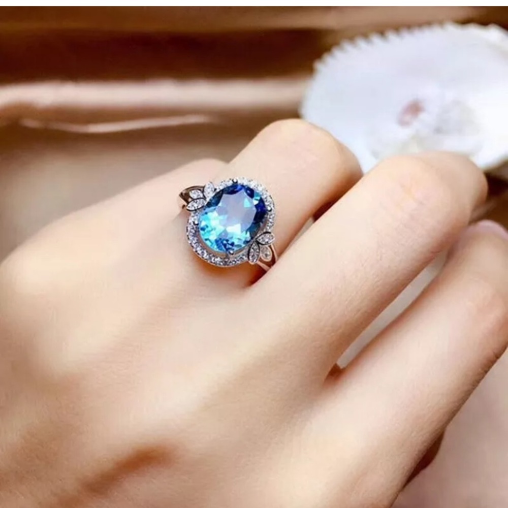 Gorgeous 925 Silver Oval Cut Aquamarine Ring - Picture 1 of 6